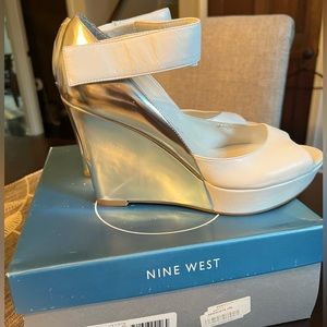 Nine West White/Silver Wedges